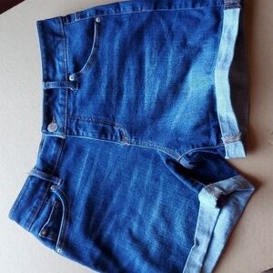 Time & True mid rise blue jean short size 4